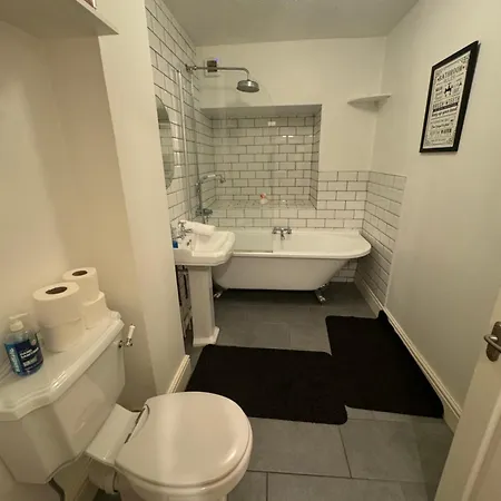 Delightful Garden Flat Clifton Bs8 Бристоль
